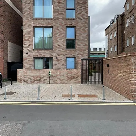 Staycation With Free Parking * York