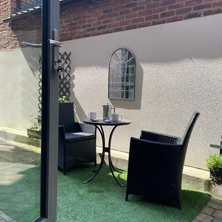 Lägenhet Staycation With Free Parking