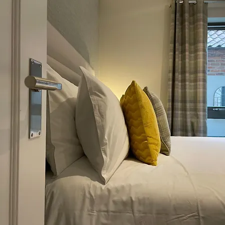 Apartment Staycation With Free Parking *