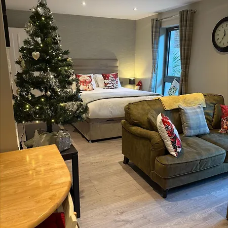 Staycation With Free Parking Lägenhet *