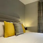 Staycation With Parking Included 아파트 *