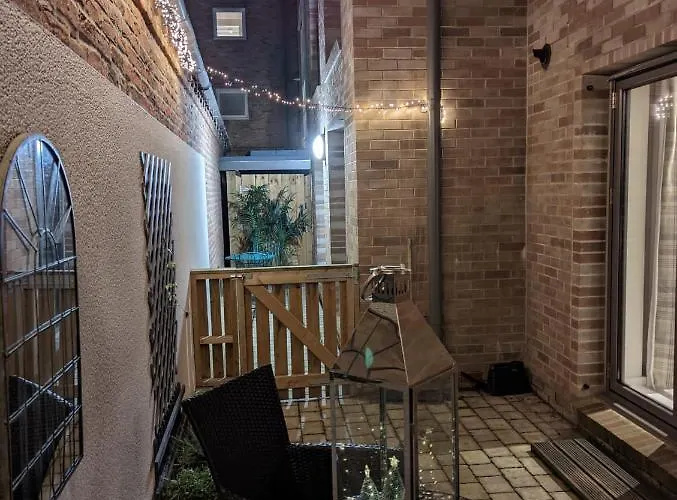 Apartment Staycation With Parking Included