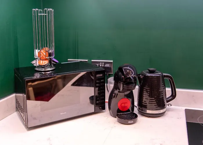 Apartment Staycation With Parking Included *